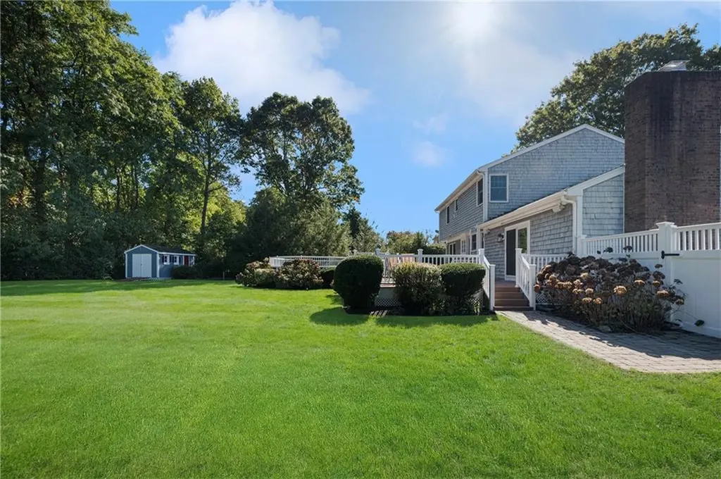 86 Washington Road Barrington RI 02806
