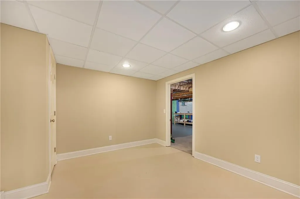 86 Washington Road Barrington RI 02806