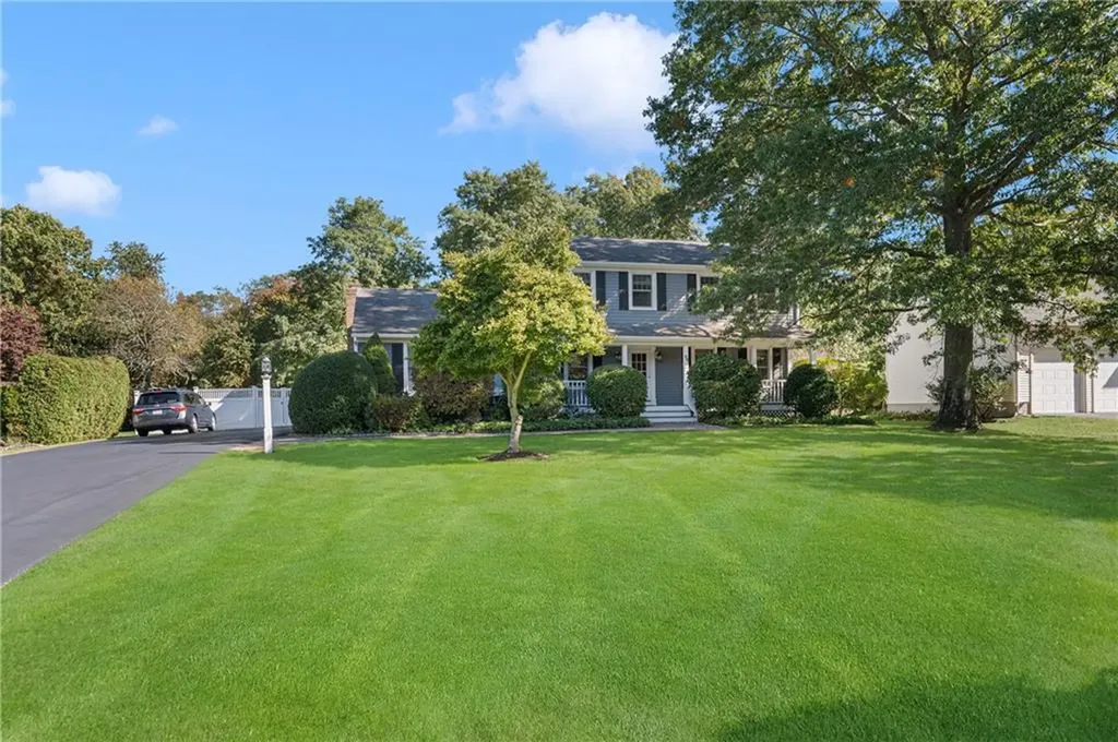 86 Washington Road Barrington RI 02806