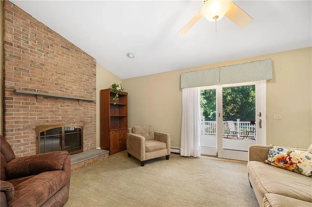 86 Washington Road Barrington RI 02806