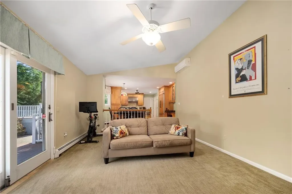 86 Washington Road Barrington RI 02806