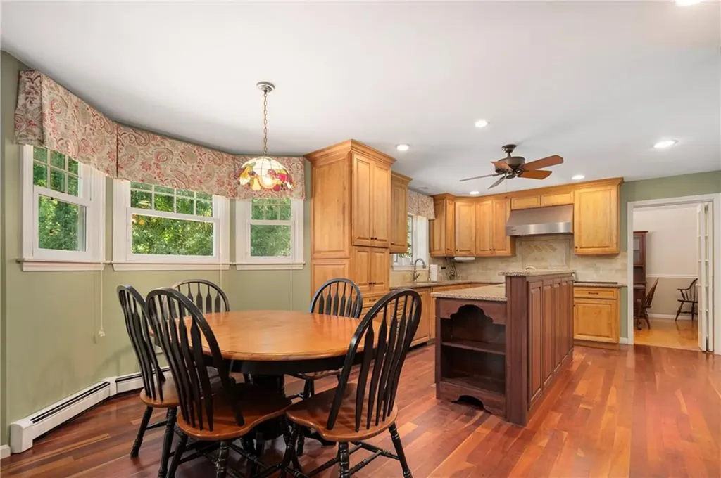 86 Washington Road Barrington RI 02806