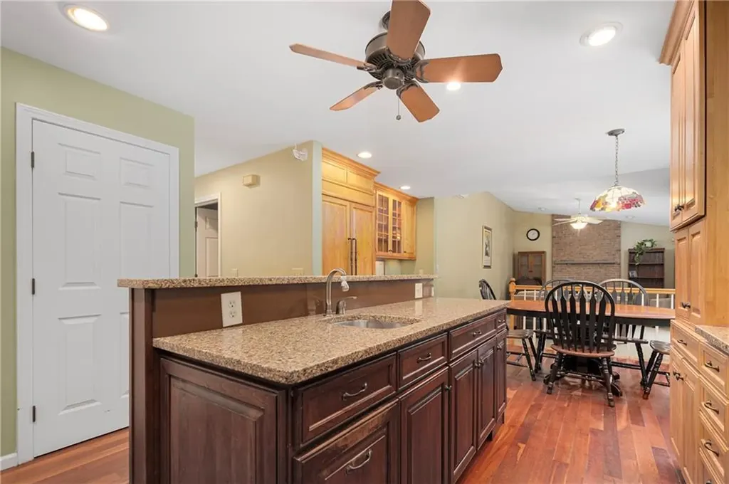 86 Washington Road Barrington RI 02806
