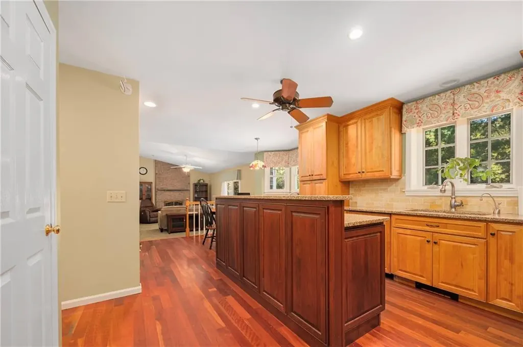 86 Washington Road Barrington RI 02806
