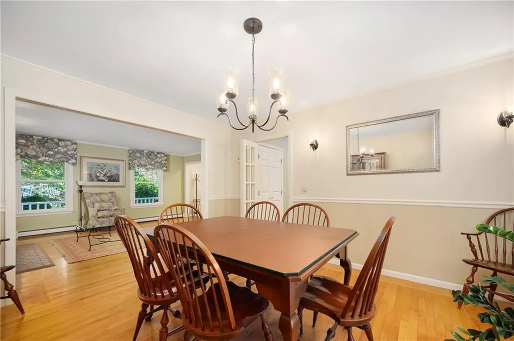 86 Washington Road Barrington RI 02806