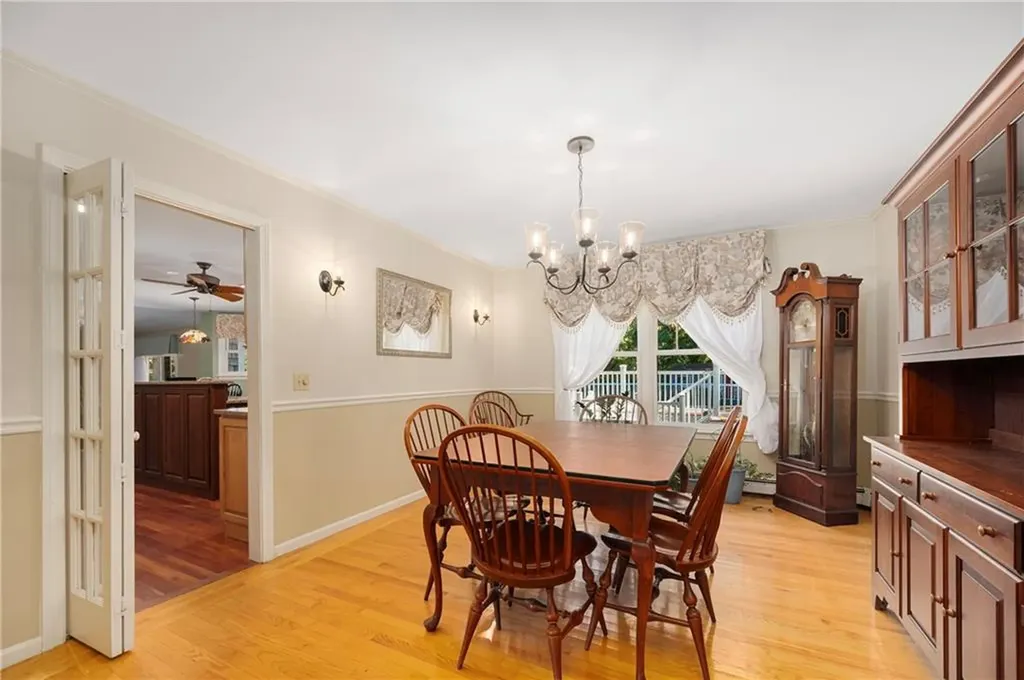 86 Washington Road Barrington RI 02806