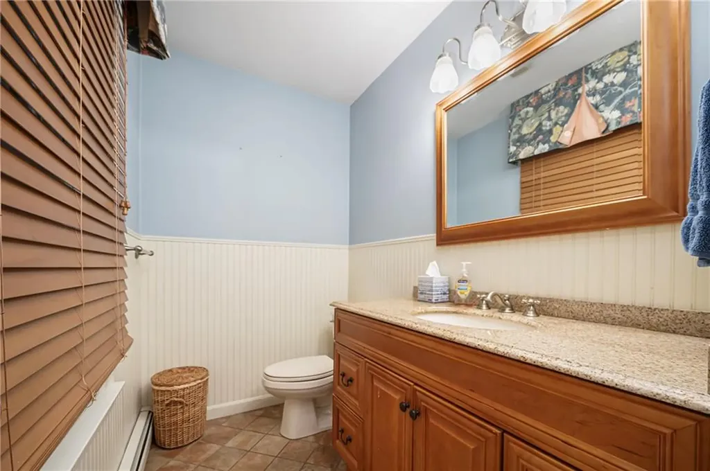 86 Washington Road Barrington RI 02806