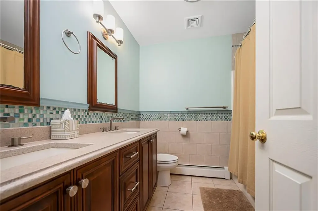 86 Washington Road Barrington RI 02806