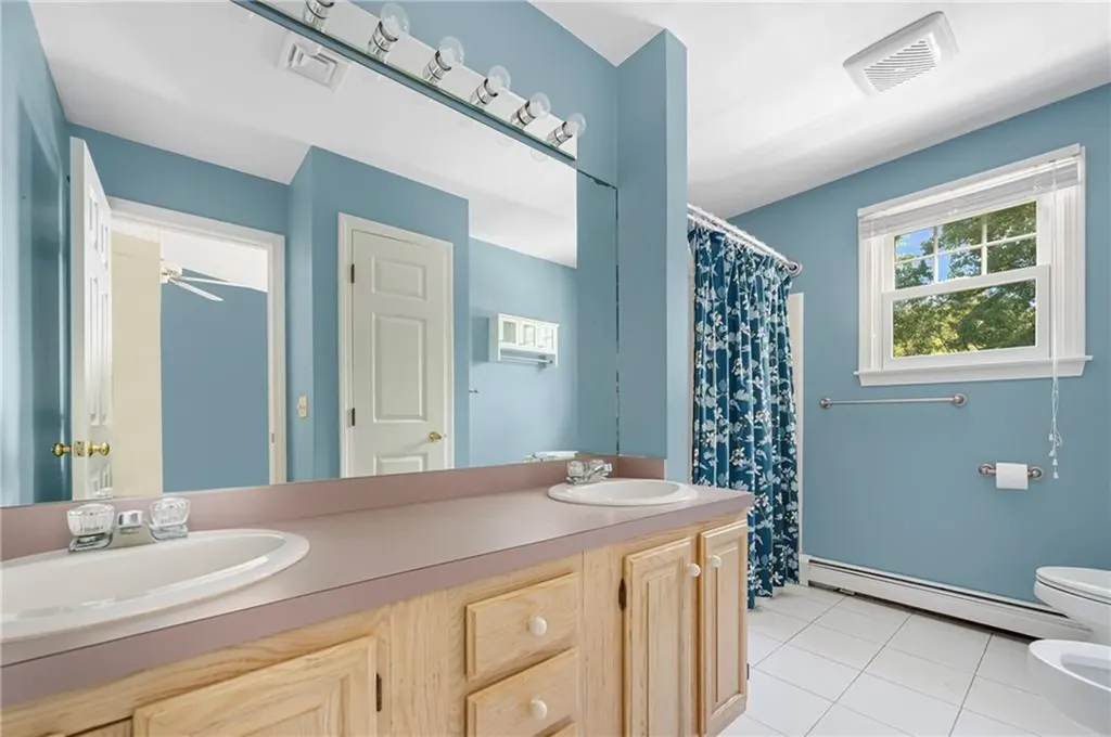 86 Washington Road Barrington RI 02806