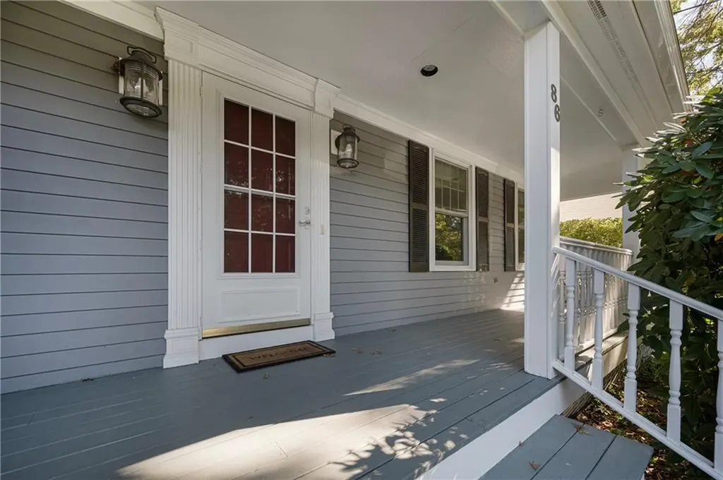 86 Washington Road Barrington RI 02806