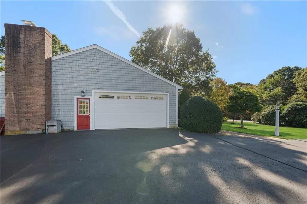 86 Washington Road Barrington RI 02806
