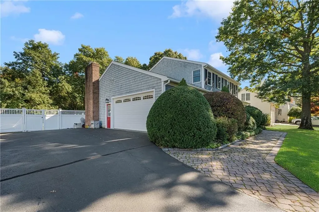 86 Washington Road Barrington RI 02806