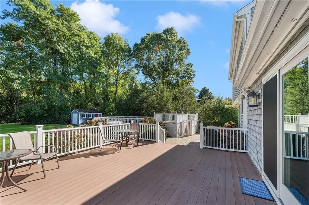 86 Washington Road Barrington RI 02806