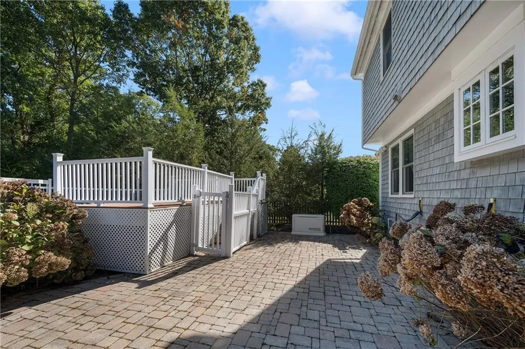 86 Washington Road Barrington RI 02806