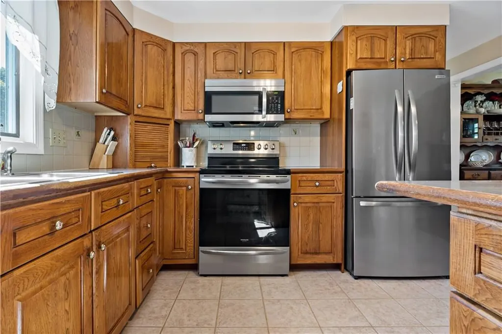 8 Sousa Street Bristol RI 02809