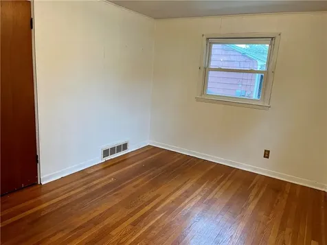 5 Robin Hood Drive East Providence RI 02915