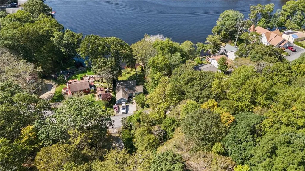 52 East Shore Drive Exeter RI 02822
