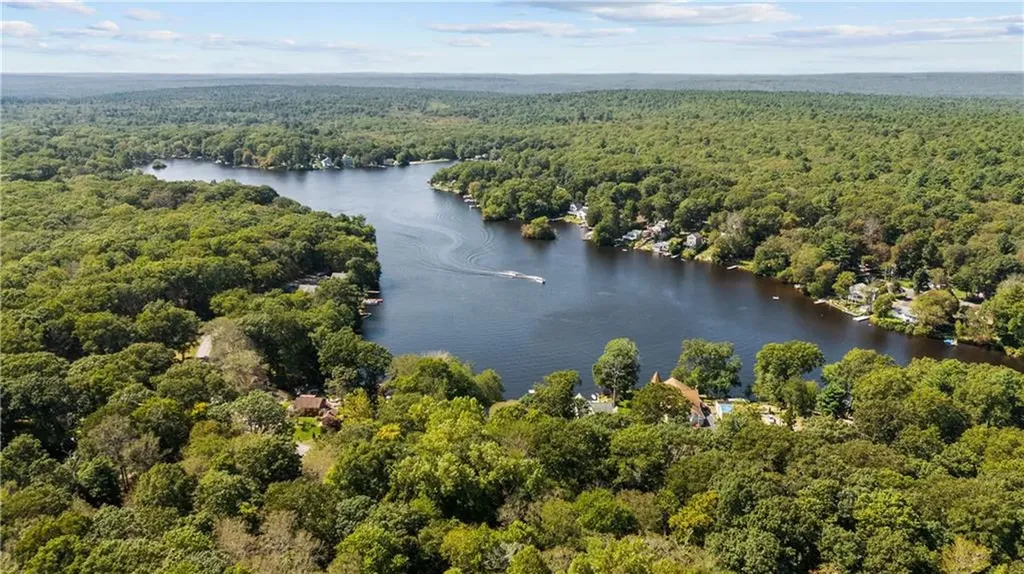 52 East Shore Drive Exeter RI 02822