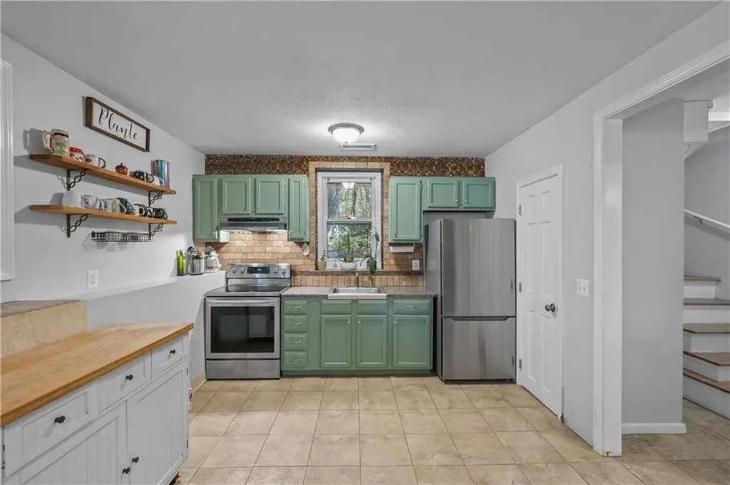 52 East Shore Drive Exeter RI 02822