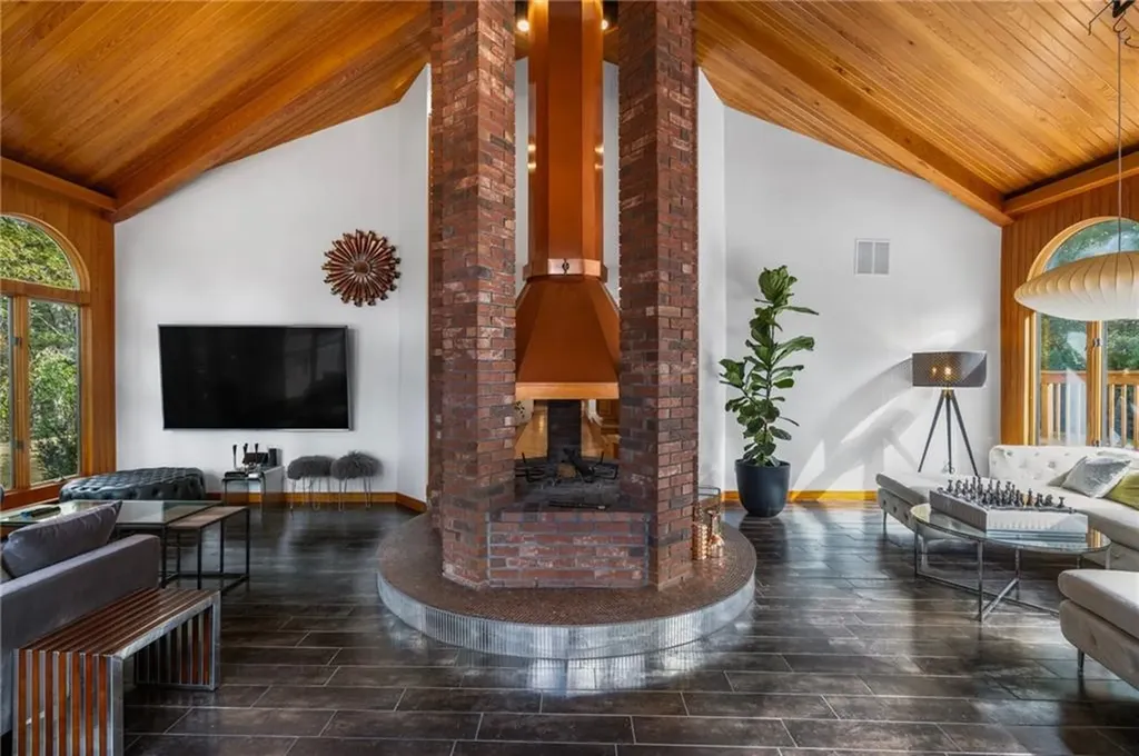 1605 Hill Farm Road Coventry RI 02816