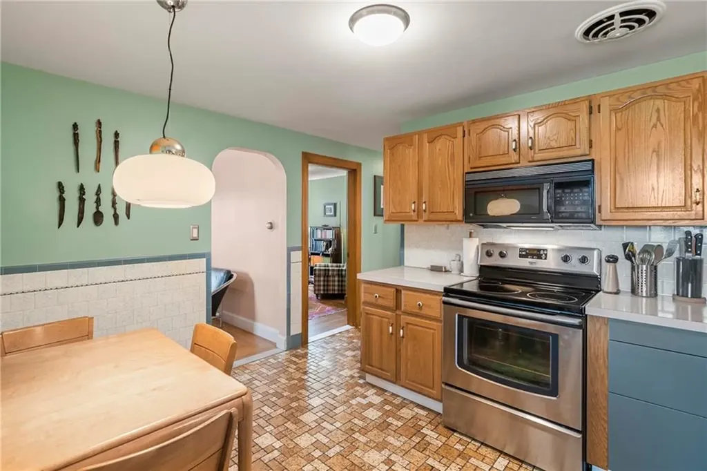 140 Stedman Avenue Pawtucket RI 02860