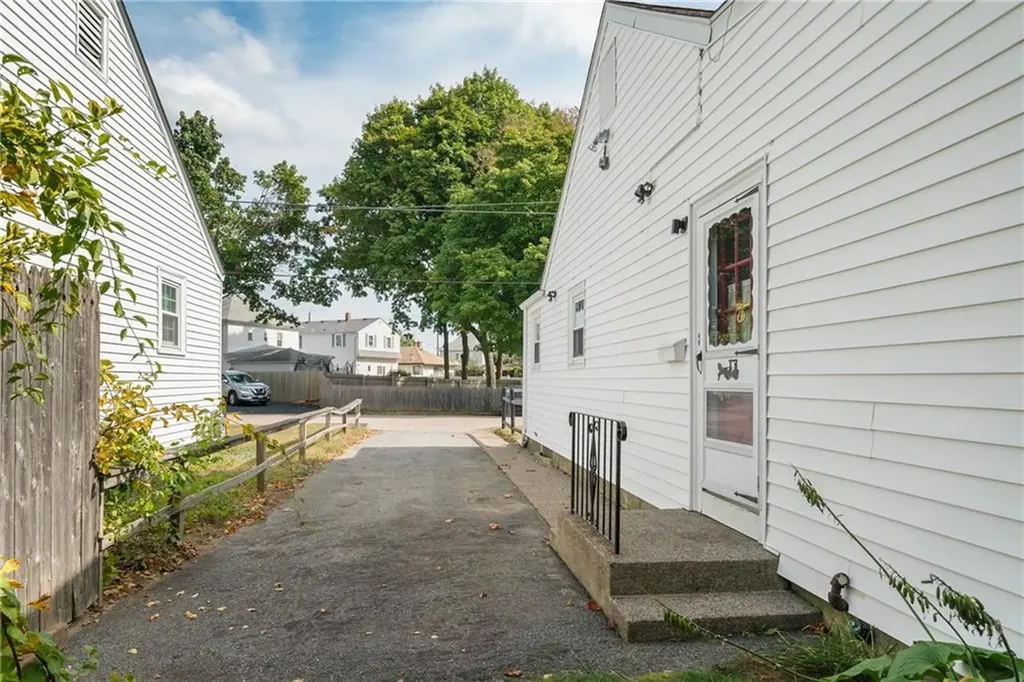 140 Stedman Avenue Pawtucket RI 02860