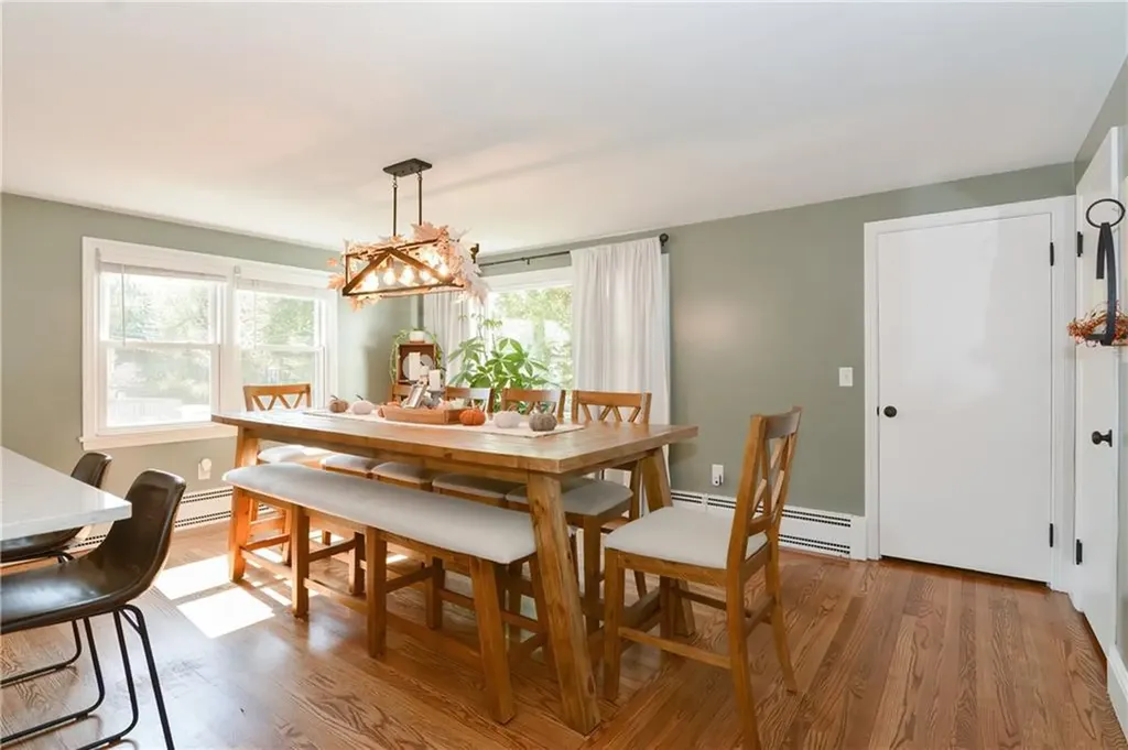 34 Spring Green Road Warwick RI 02888
