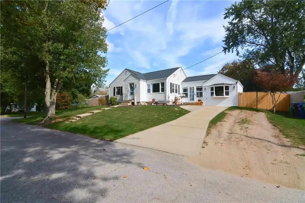 34 Spring Green Road Warwick RI 02888