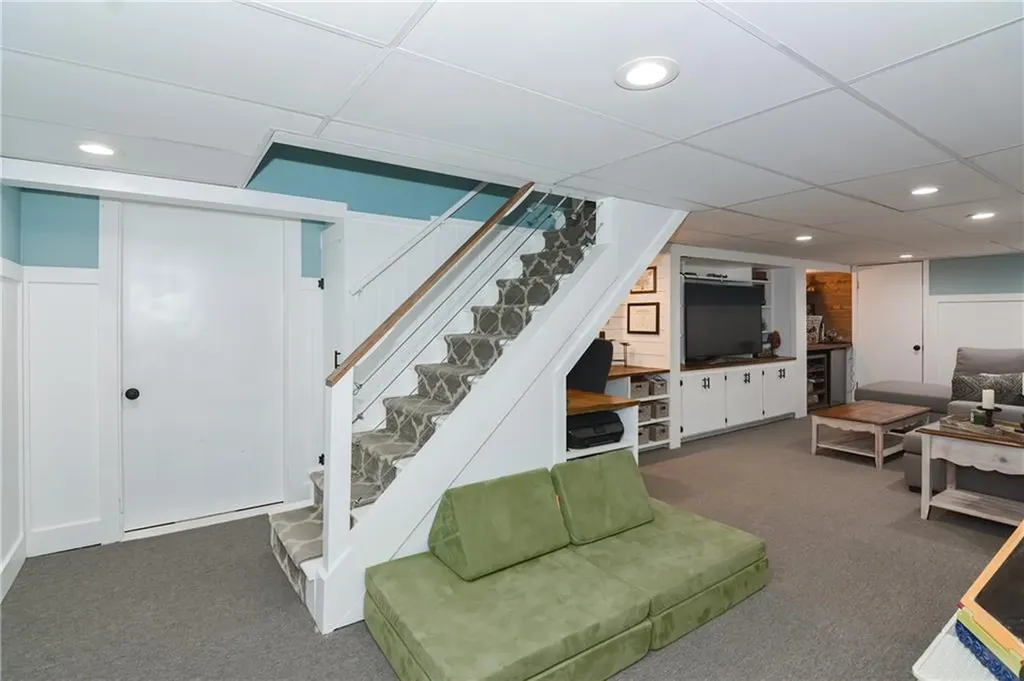 34 Spring Green Road Warwick RI 02888