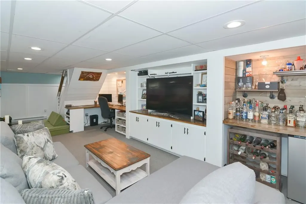 34 Spring Green Road Warwick RI 02888