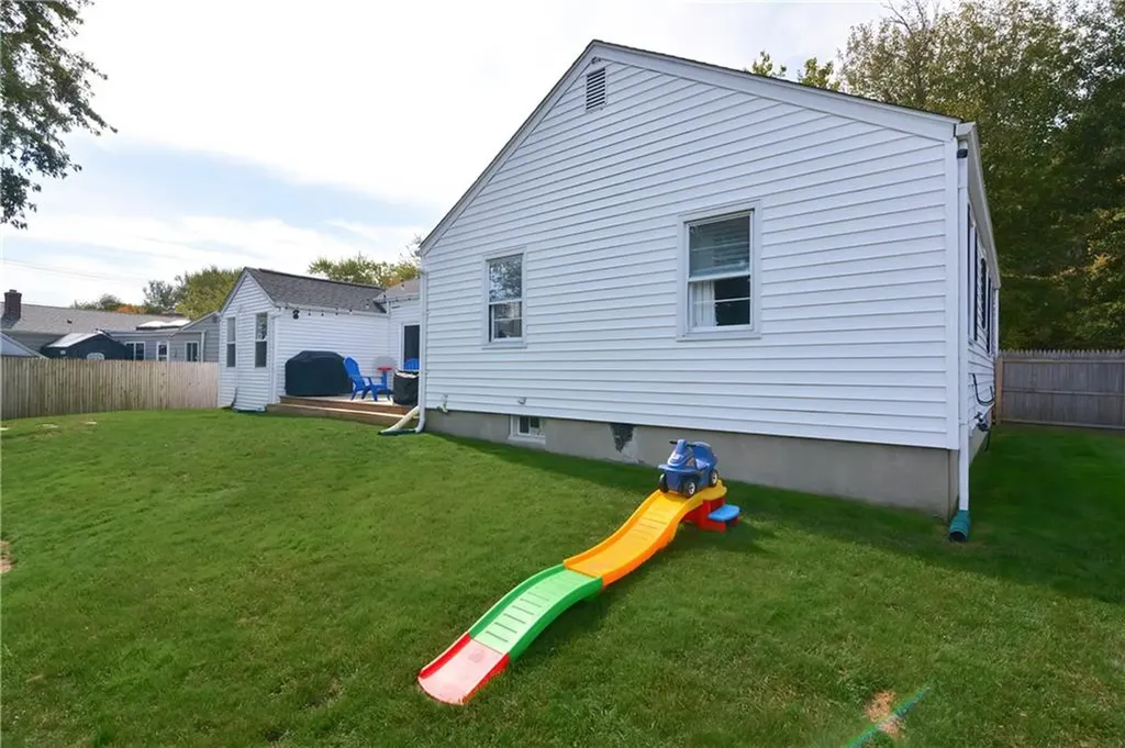 34 Spring Green Road Warwick RI 02888