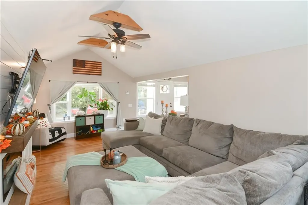 34 Spring Green Road Warwick RI 02888