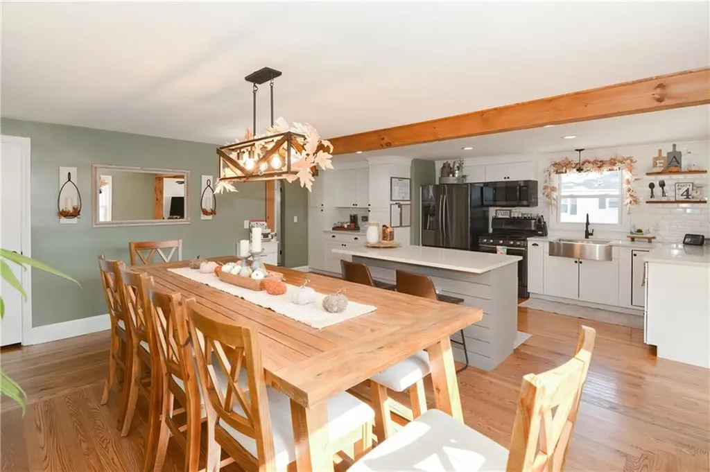 34 Spring Green Road Warwick RI 02888