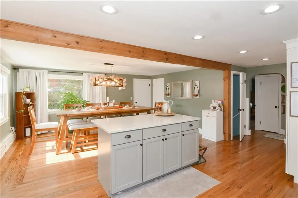 34 Spring Green Road Warwick RI 02888