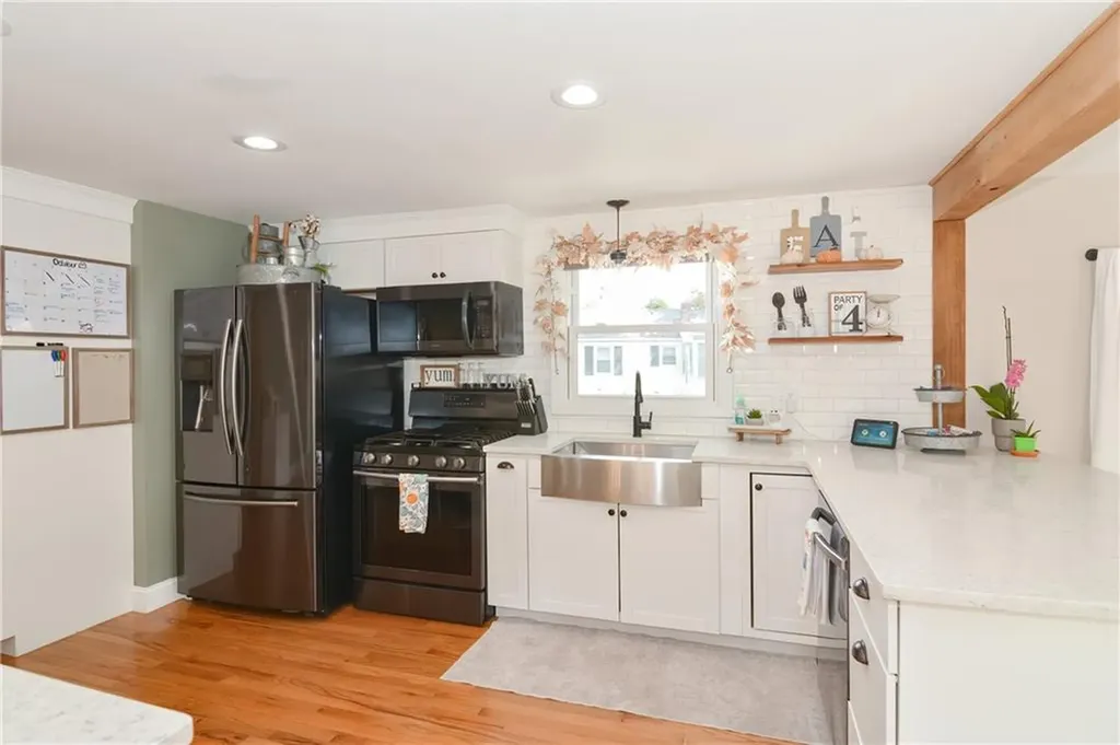 34 Spring Green Road Warwick RI 02888