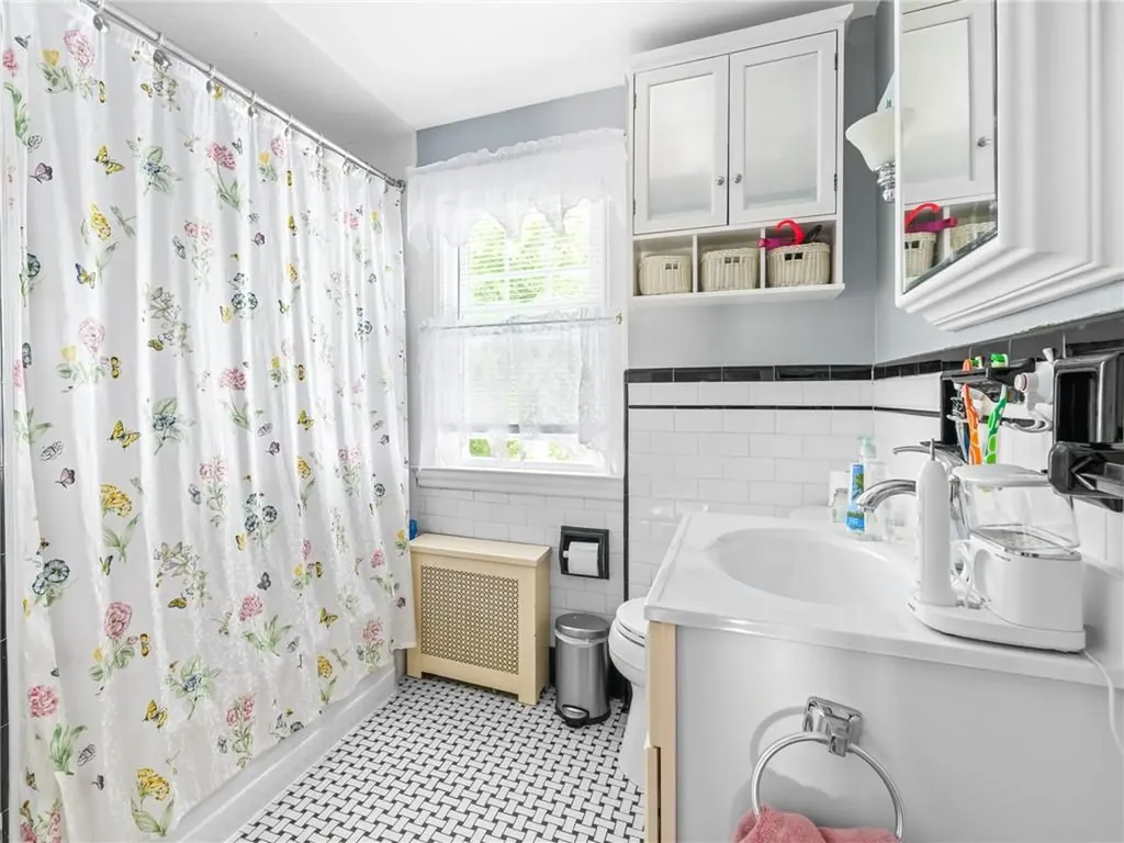71 Mount Vernon Boulevard Pawtucket RI 02861