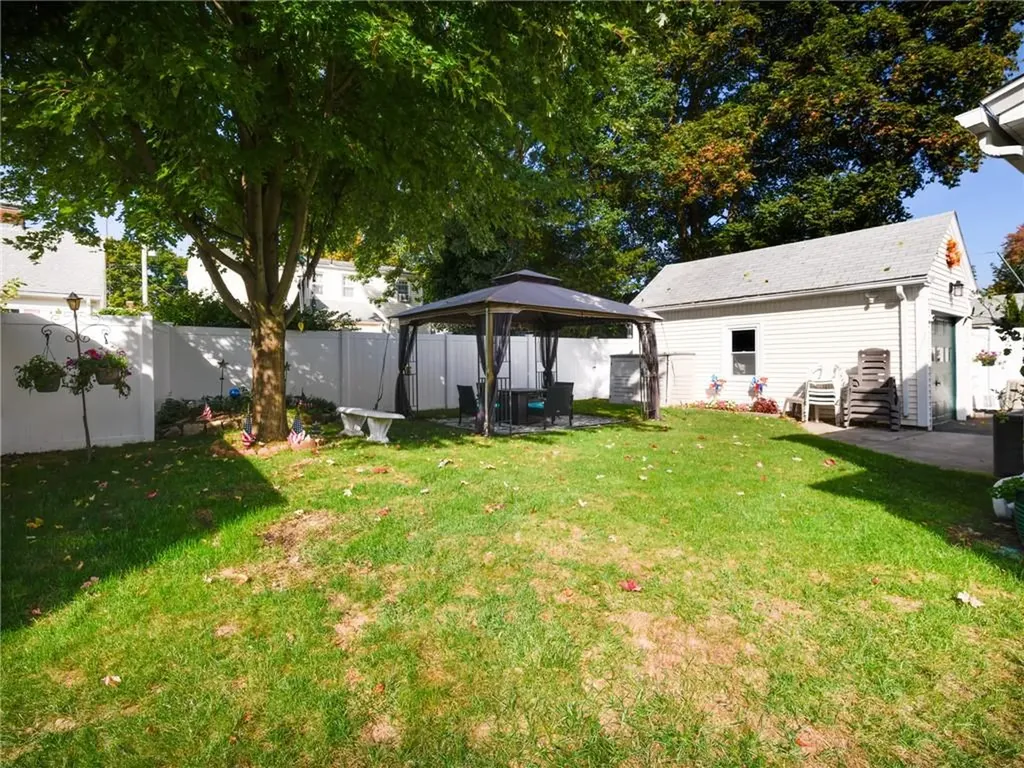 71 Mount Vernon Boulevard Pawtucket RI 02861
