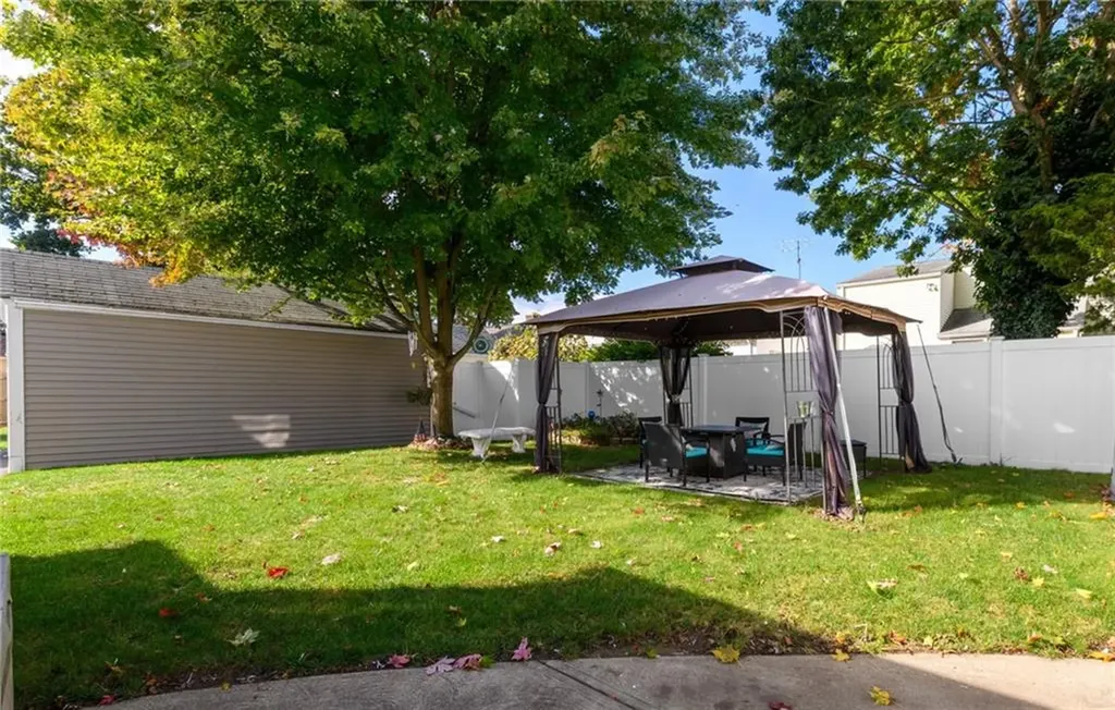 71 Mount Vernon Boulevard Pawtucket RI 02861