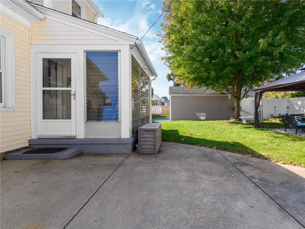 71 Mount Vernon Boulevard Pawtucket RI 02861
