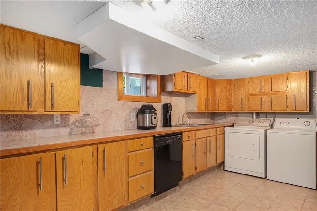 416 Budlong Road Cranston RI 02920