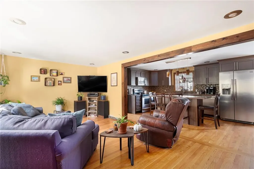 416 Budlong Road Cranston RI 02920