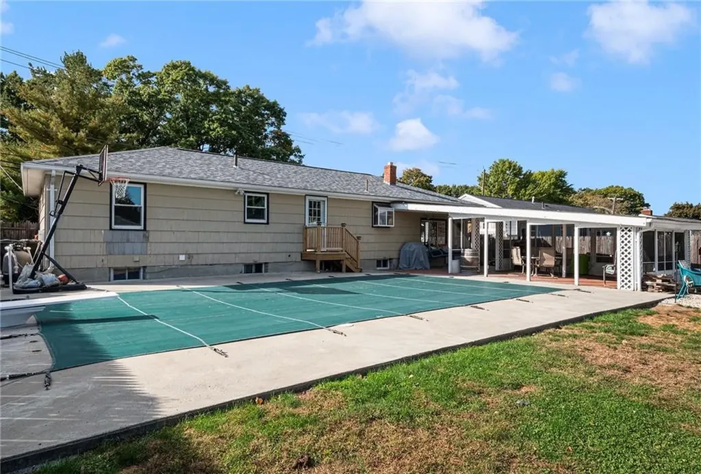 416 Budlong Road Cranston RI 02920