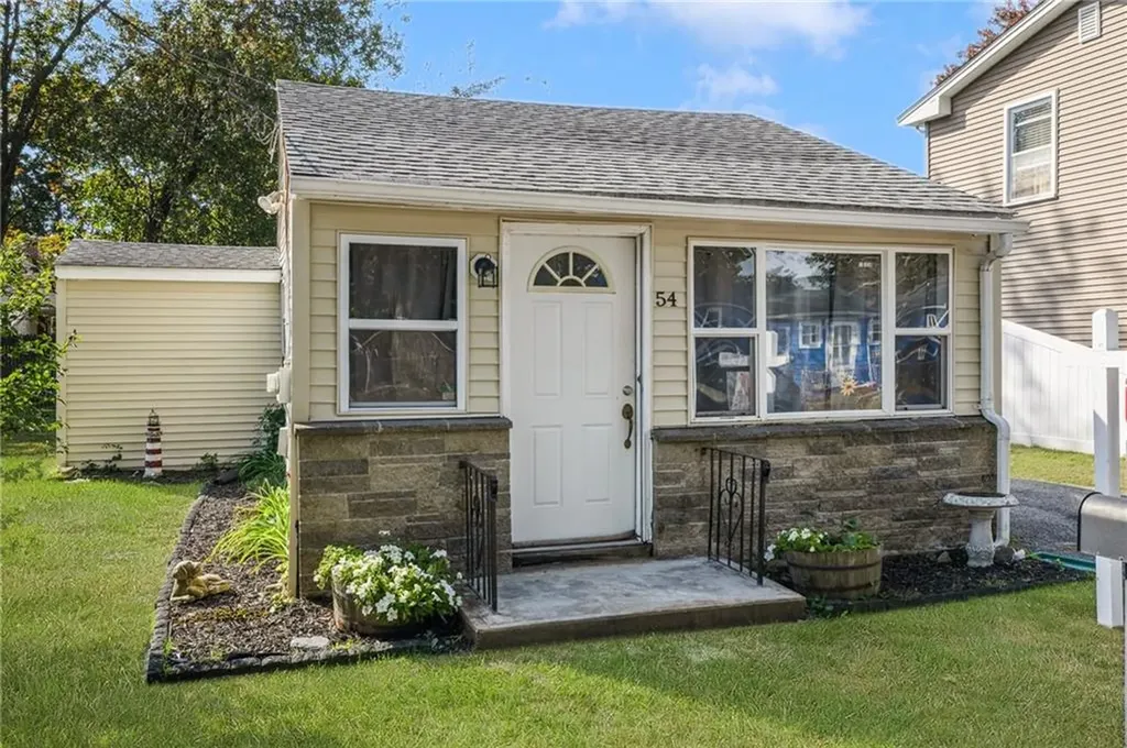 54 Pinehurst Avenue Warwick RI 02889