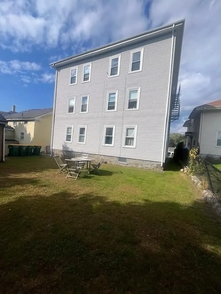 75 Winthrop Street Woonsocket RI 02895
