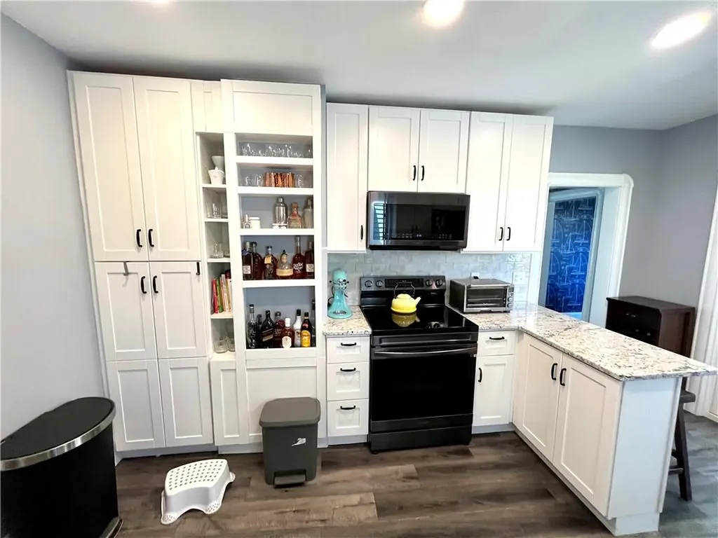 12 Bedlow Avenue Newport RI 02840