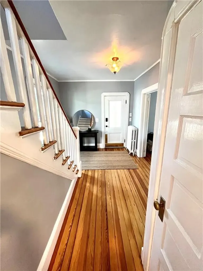 12 Bedlow Avenue Newport RI 02840