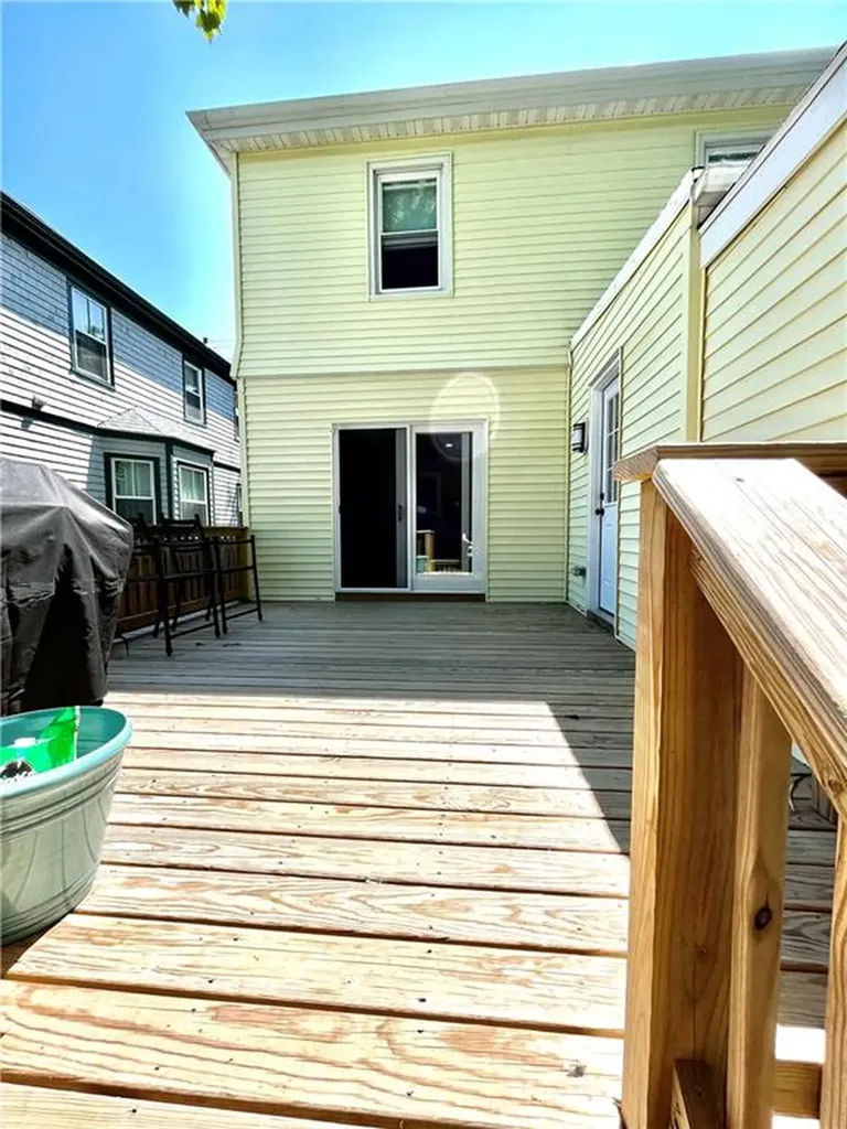 12 Bedlow Avenue Newport RI 02840