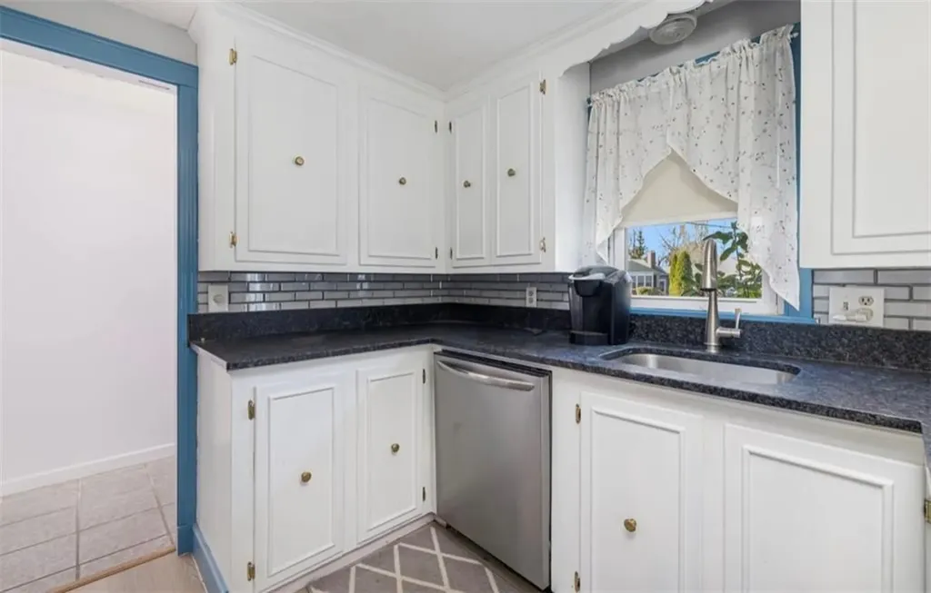 114 Covington Drive Warwick RI 02886