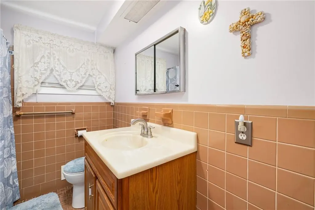 114 Covington Drive Warwick RI 02886