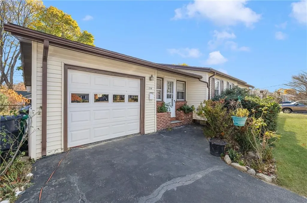 114 Covington Drive Warwick RI 02886